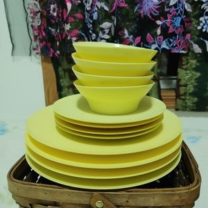 Vintage Luccent Ware melimine Dish set